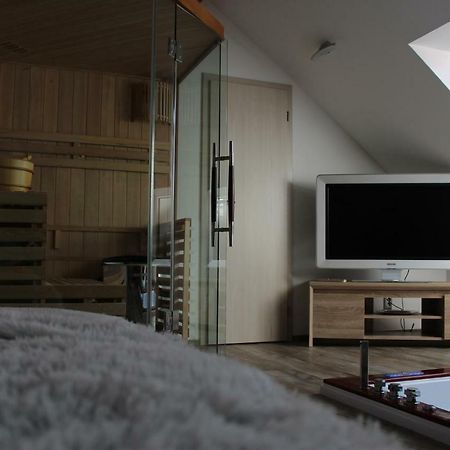 Romanticky Wellness Suite Hotel Heinz Dobris Exteriör bild