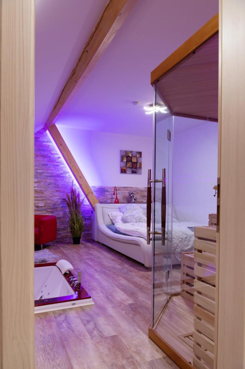 Romanticky Wellness Suite Hotel Heinz Dobris Exteriör bild