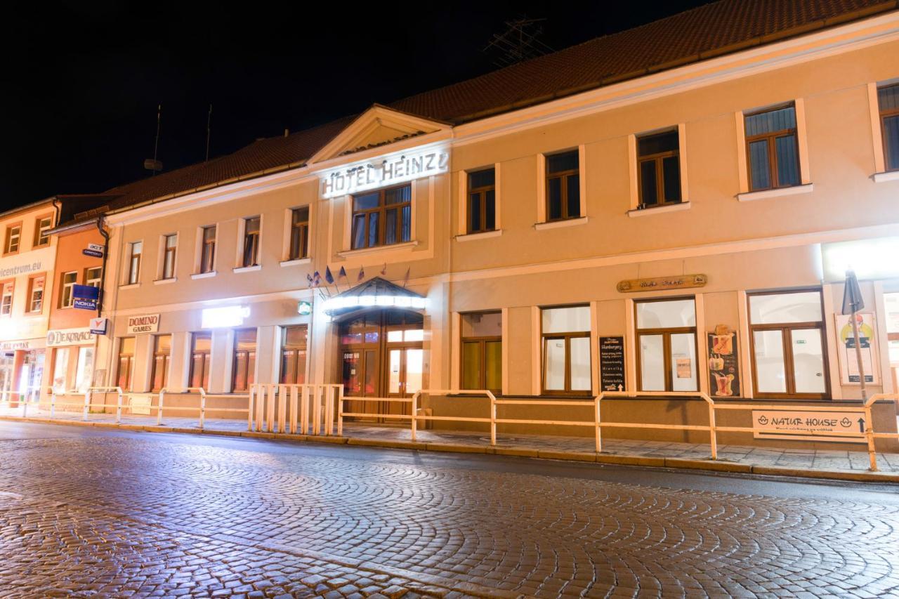 Romanticky Wellness Suite Hotel Heinz Dobris Exteriör bild