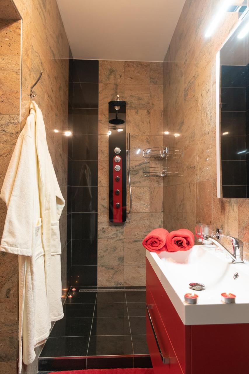 Romanticky Wellness Suite Hotel Heinz Dobris Exteriör bild